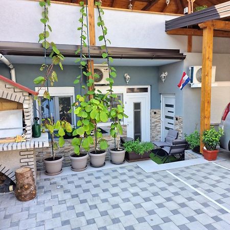 Studio Apartman Lorena Lägenhet Zagreb Exteriör bild