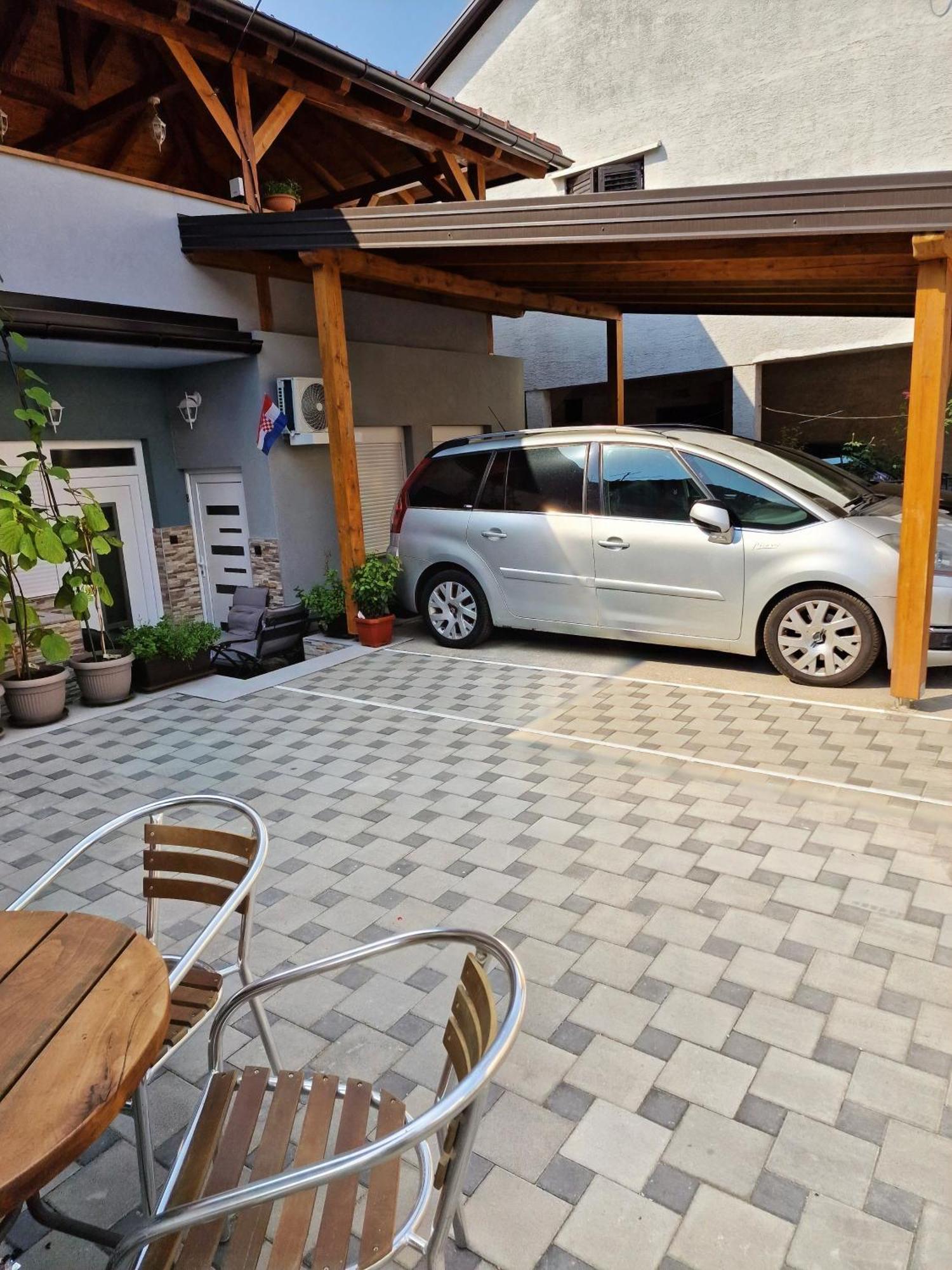 Studio Apartman Lorena Lägenhet Zagreb Exteriör bild